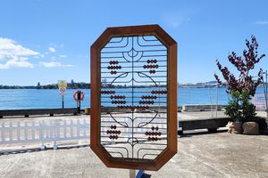 Wanda Gillespie, _A Counting Frame for Alternative Economies_ (2020). Brick Bay Sculpture Trail, Aotearoa Art Fair, Auckland (2–5 March 2023). Courtesy Ocula. Photo: Misong Kim.